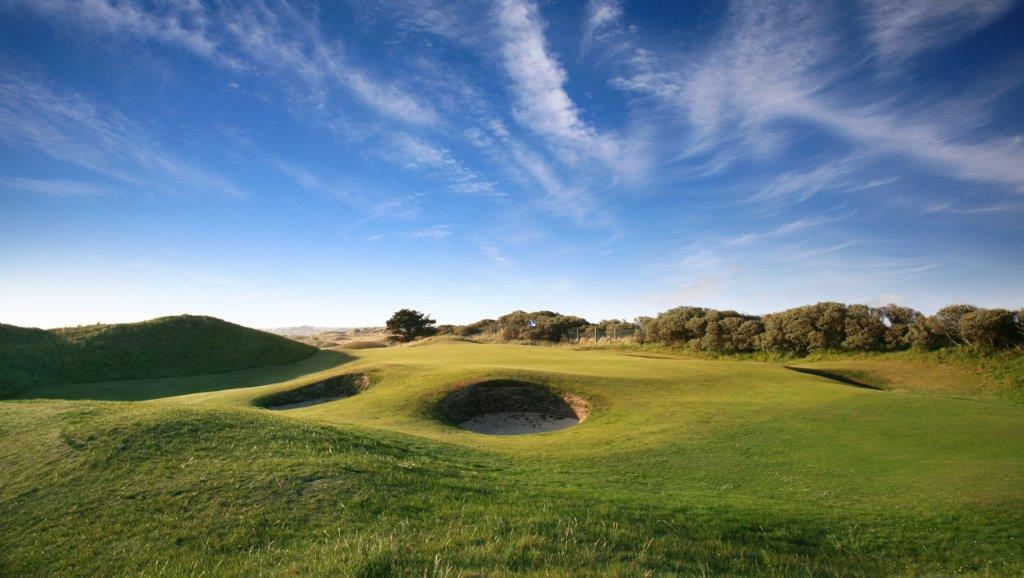 Bunker en el campo de golf de Pormanok en Irlanda